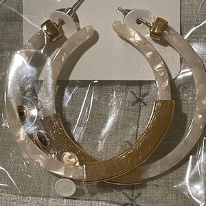 NWT white and gold hoop fashion earrings